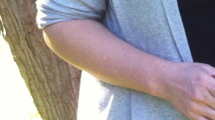 Carmen-grünArmDetail